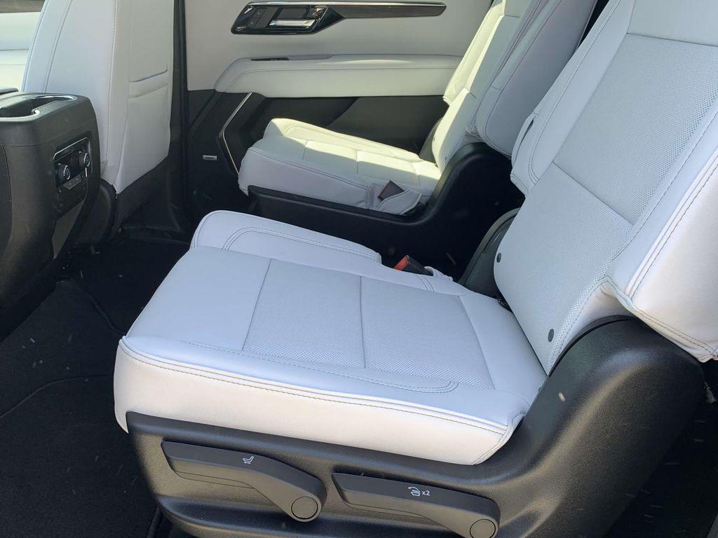 new 2025 Chevrolet Suburban car, priced at $72,028