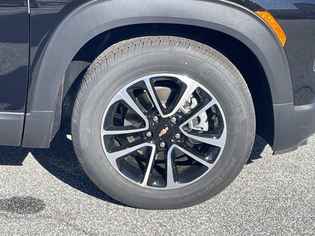new 2026 Chevrolet TrailBlazer car, priced at $27,697
