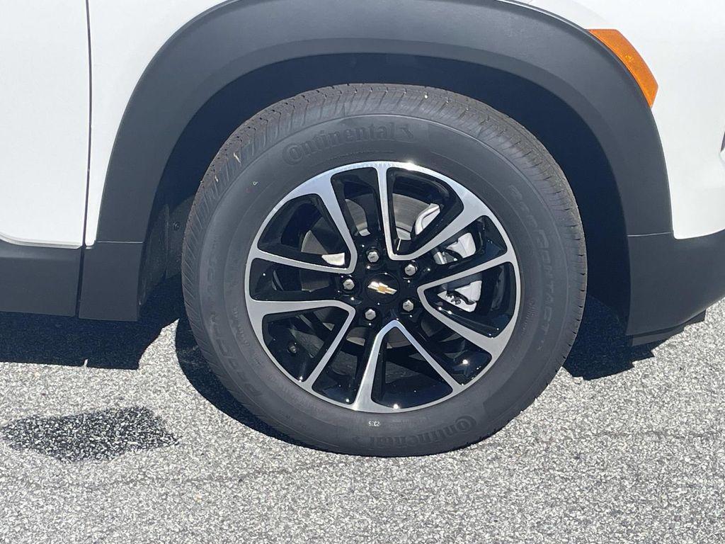 new 2026 Chevrolet TrailBlazer car, priced at $27,801