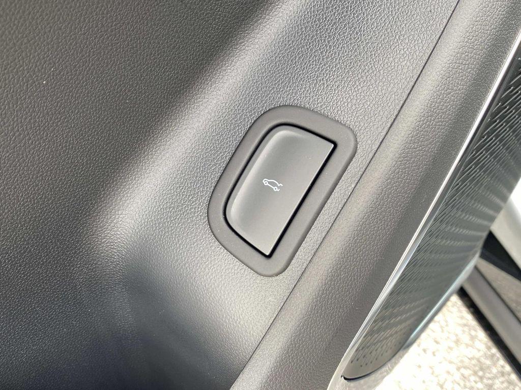 new 2026 Chevrolet Traverse car, priced at $52,748