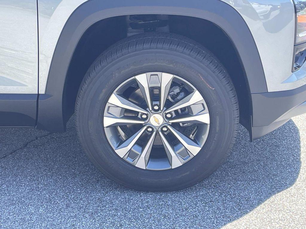 new 2026 Chevrolet Equinox car, priced at $28,883