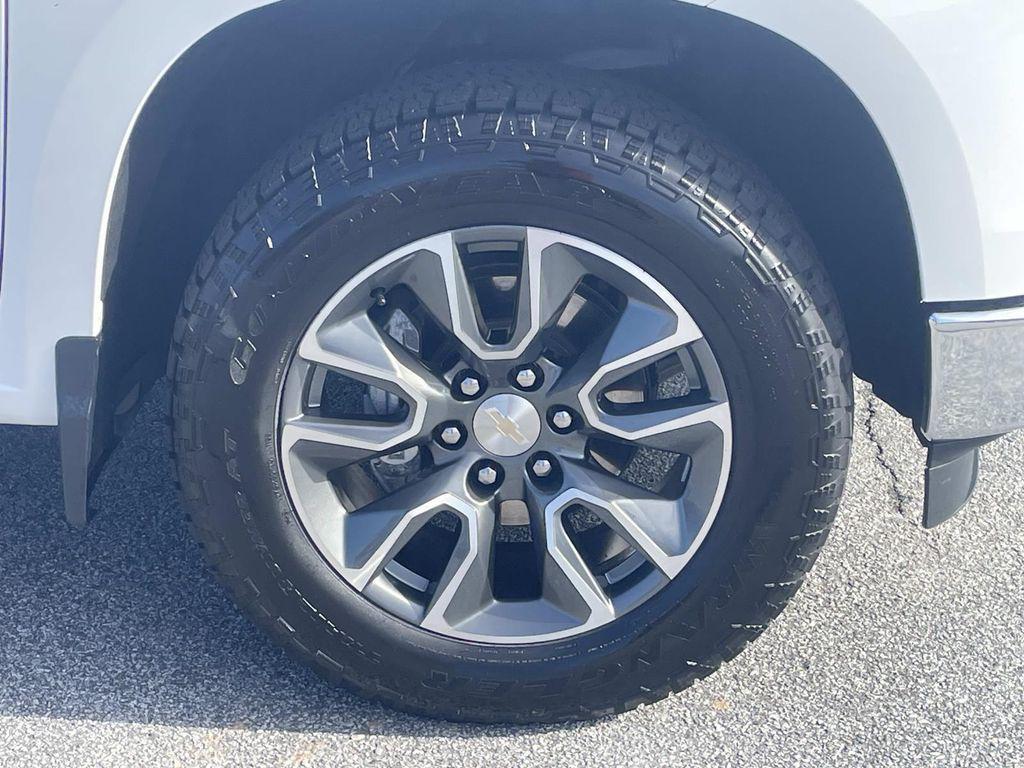 used 2024 Chevrolet Silverado 1500 car, priced at $33,990