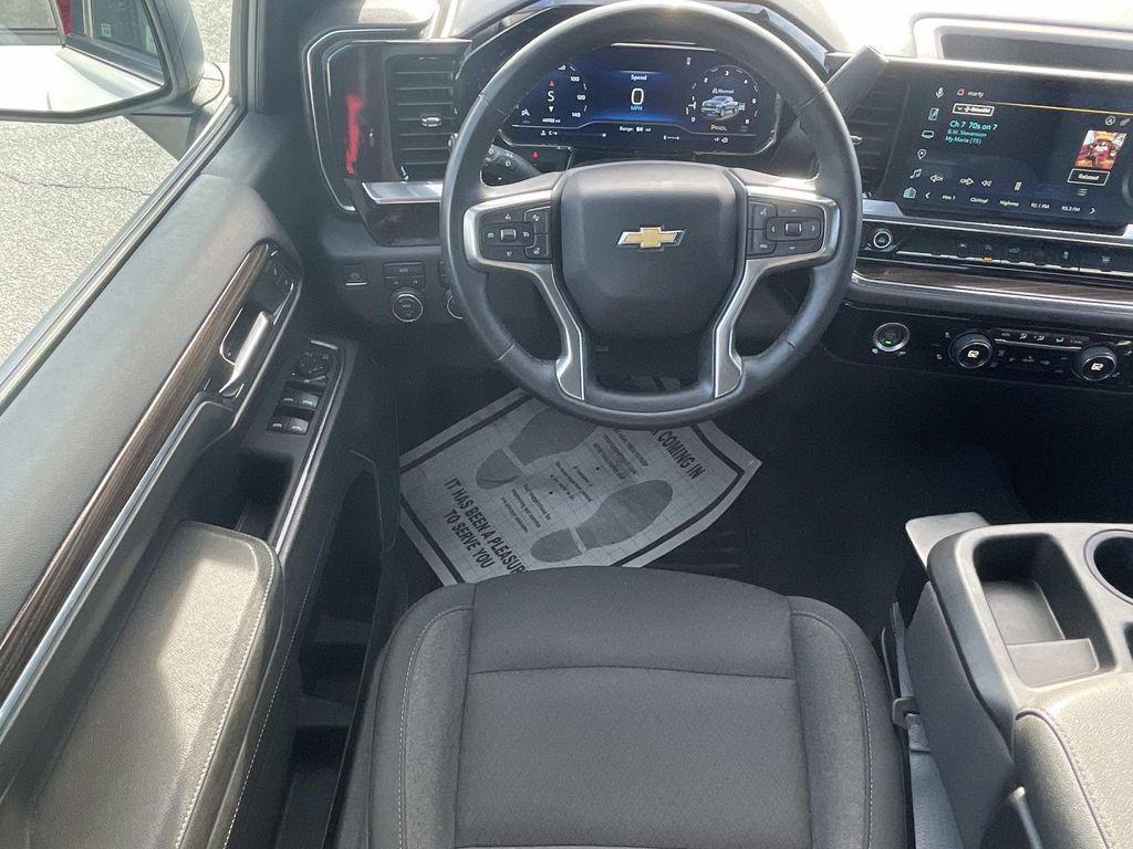 used 2024 Chevrolet Silverado 1500 car, priced at $33,990