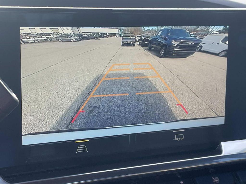 used 2024 Chevrolet Silverado 1500 car, priced at $33,990