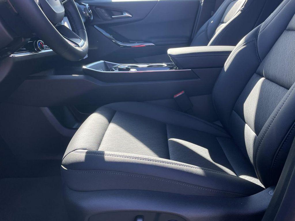 new 2026 Chevrolet Equinox car, priced at $30,643