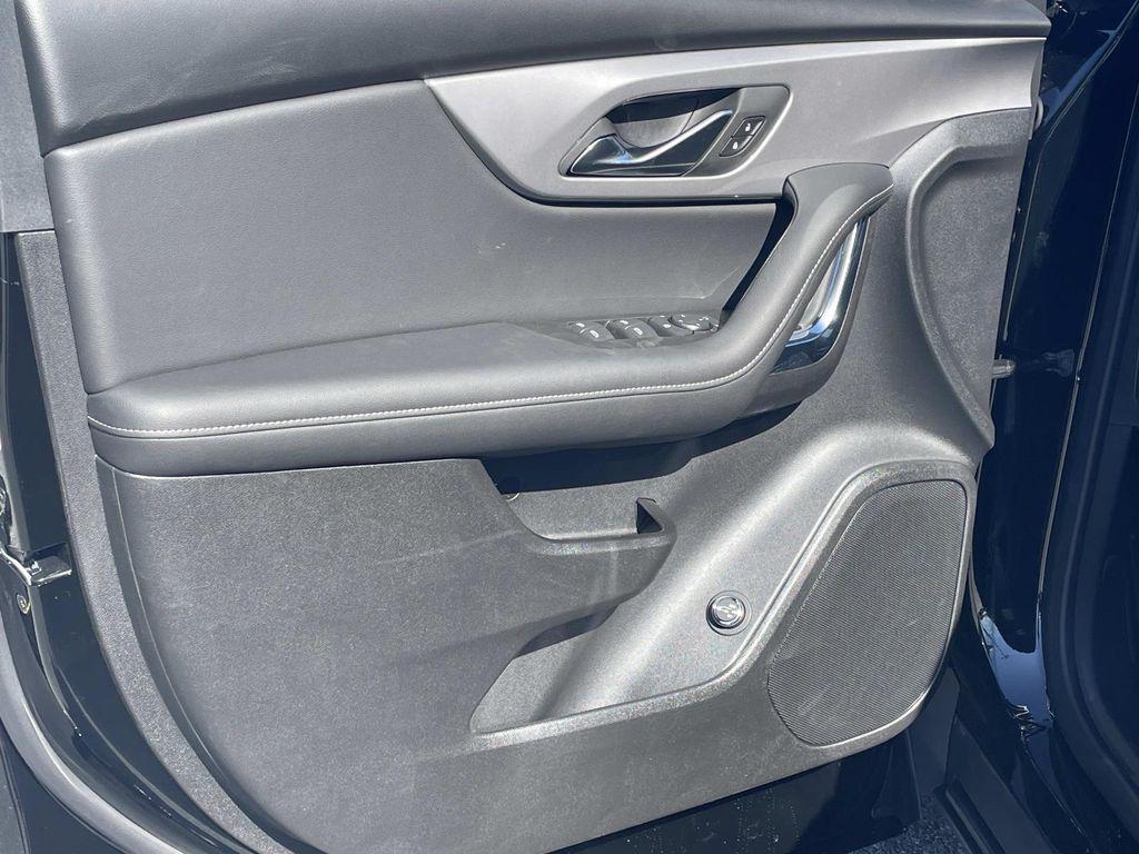 new 2025 Chevrolet Blazer car, priced at $33,500