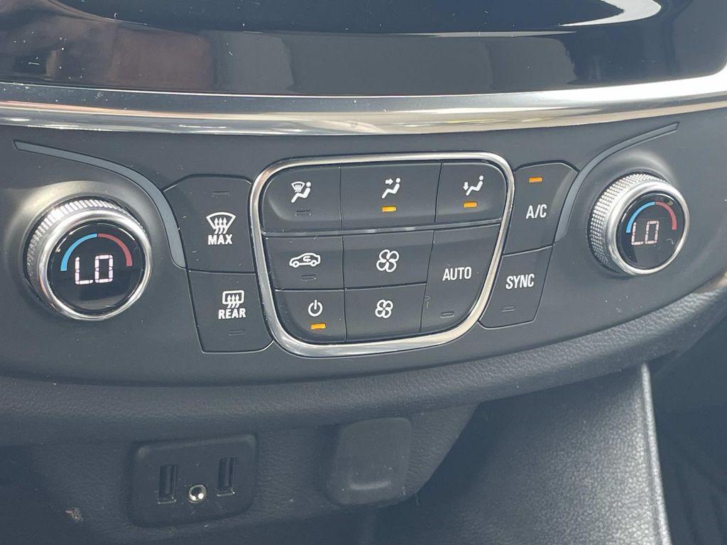 used 2023 Chevrolet Traverse car, priced at $23,990