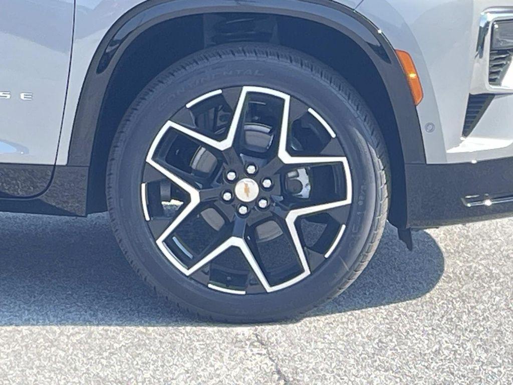 new 2026 Chevrolet Traverse car, priced at $54,263