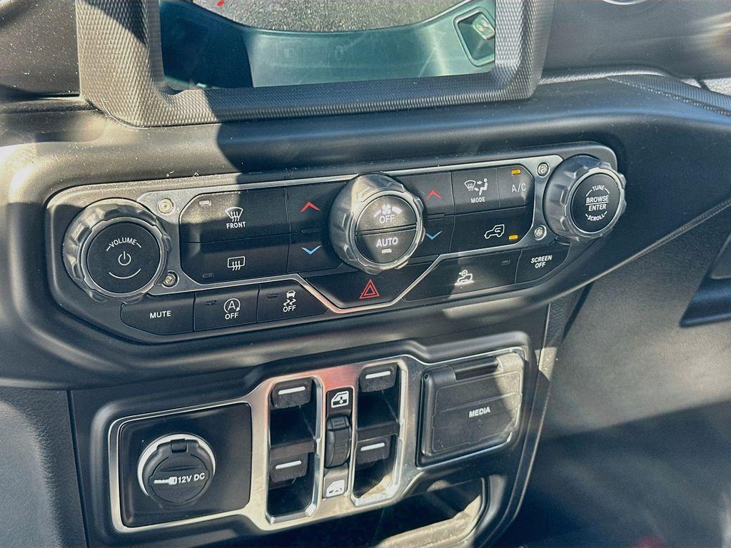 used 2022 Jeep Gladiator car, priced at $25,537