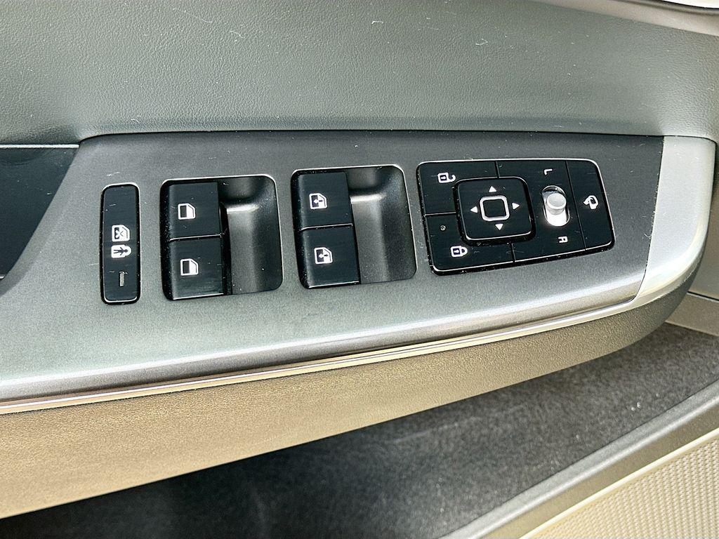 used 2023 Kia EV6 car, priced at $19,991