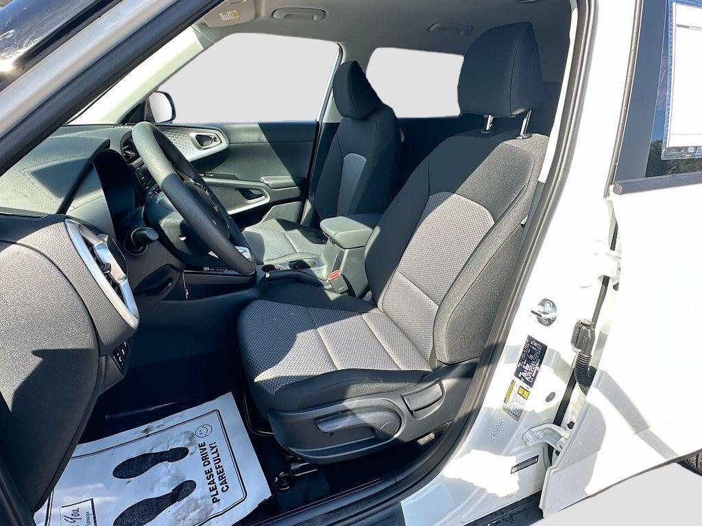 new 2025 Kia Soul car, priced at $19,984