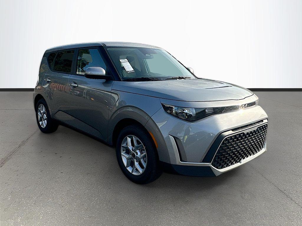 new 2025 Kia Soul car, priced at $19,980