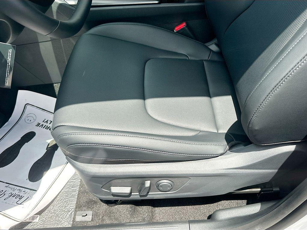 new 2026 Kia Sportage Hybrid car, priced at $35,168
