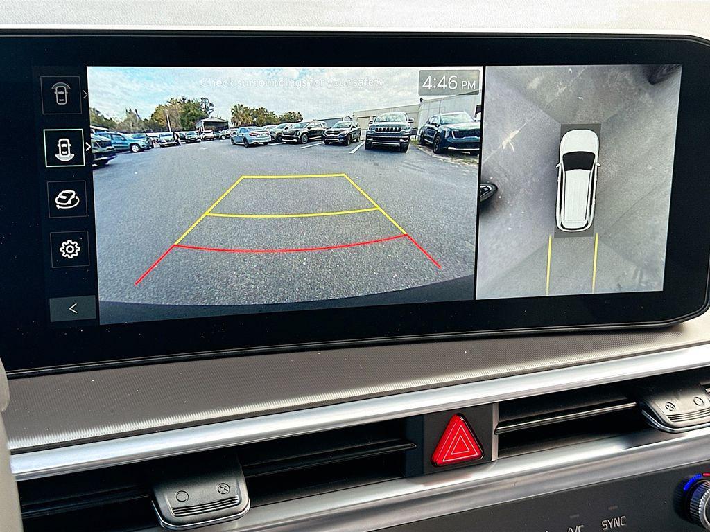 new 2026 Kia Sorento Hybrid car, priced at $43,093