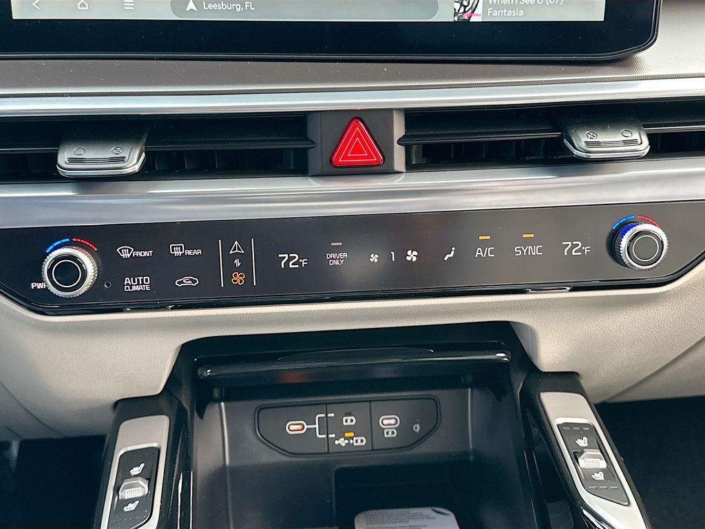 new 2026 Kia Sorento Hybrid car, priced at $43,093