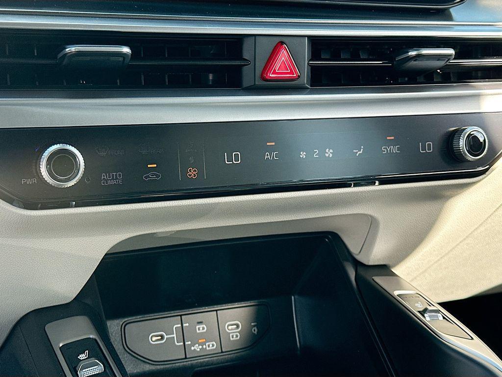 new 2026 Kia Sorento car, priced at $38,371