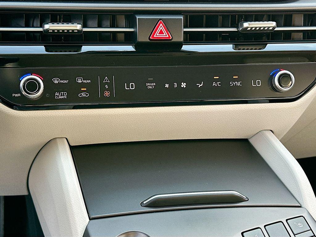 new 2026 Kia Sportage Hybrid car, priced at $32,590