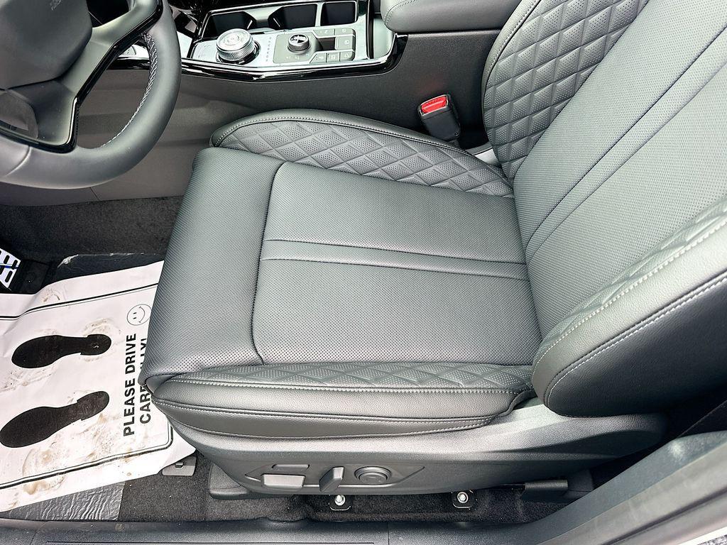 new 2026 Kia Sorento Hybrid car, priced at $43,554