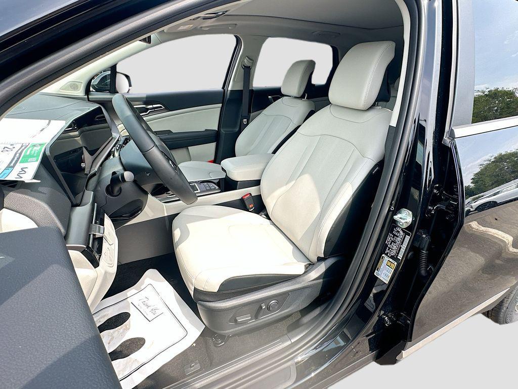 new 2026 Kia Sportage car, priced at $33,052