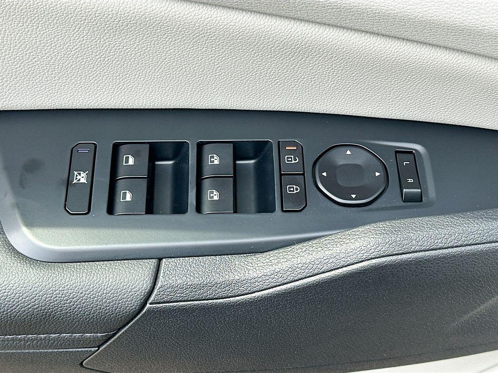 new 2026 Kia Sportage car, priced at $33,052