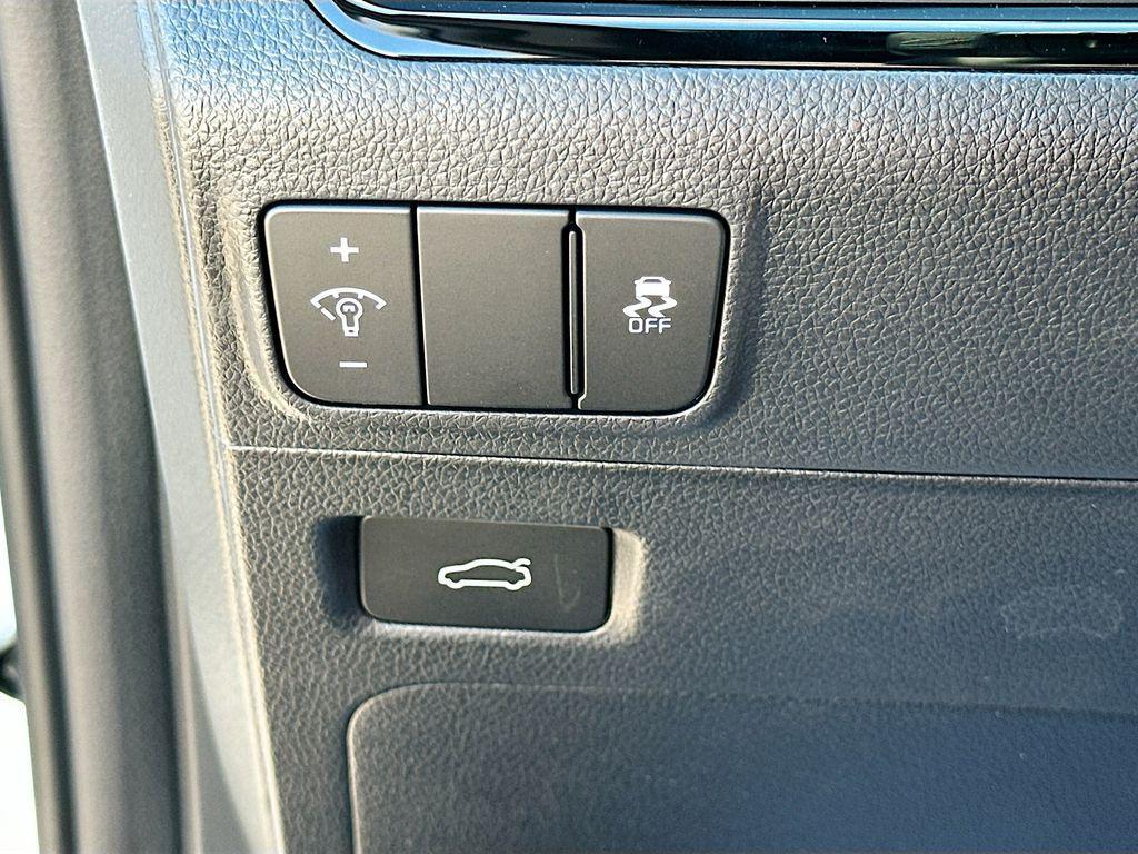 new 2026 Kia K5 car, priced at $27,681