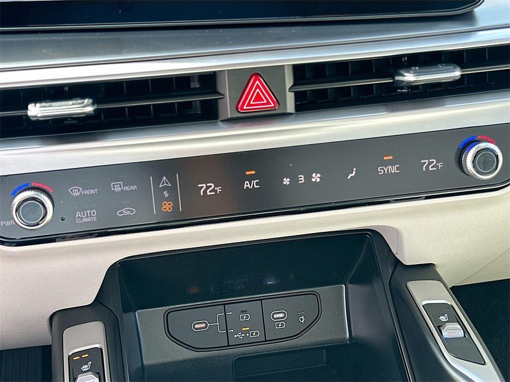 new 2026 Kia Sorento car, priced at $32,709