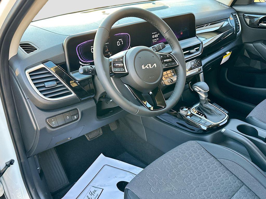 new 2026 Kia Seltos car, priced at $24,095