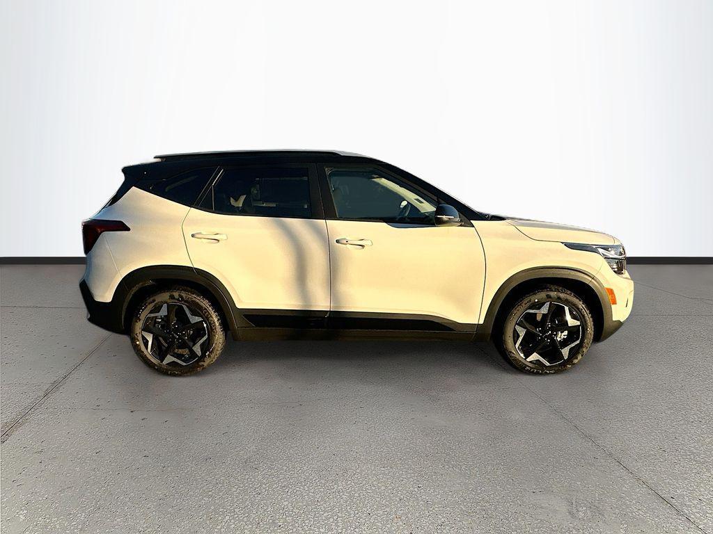 new 2026 Kia Seltos car, priced at $24,095