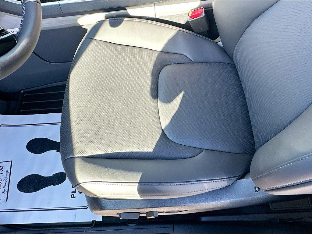 new 2026 Kia Carnival Hybrid car, priced at $41,929