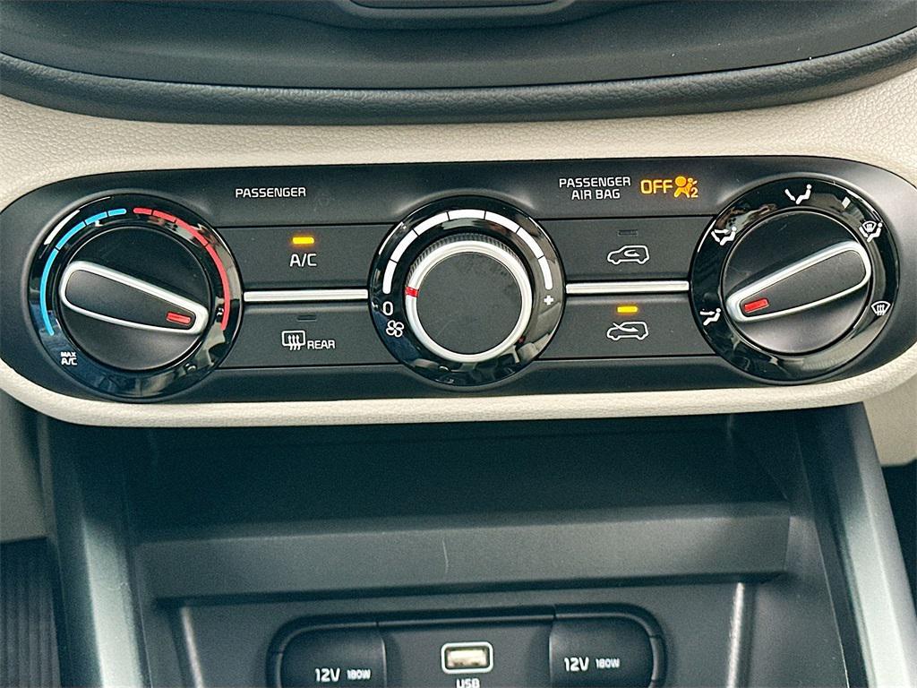 new 2025 Kia Soul car, priced at $18,822