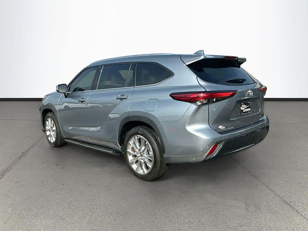 used 2020 Toyota Highlander car, priced at $31,636