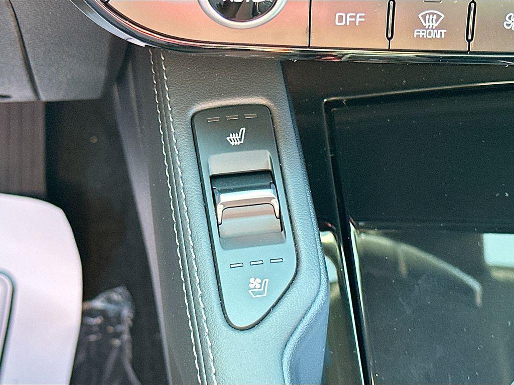 new 2025 Kia Telluride car, priced at $43,628