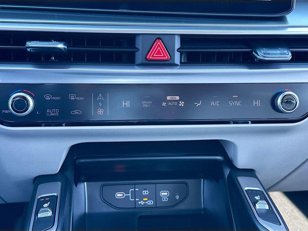 new 2026 Kia Sorento Hybrid car, priced at $37,220