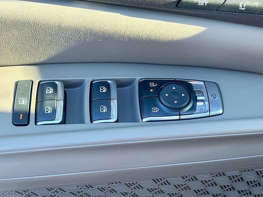 new 2026 Kia Carnival Hybrid car, priced at $42,689
