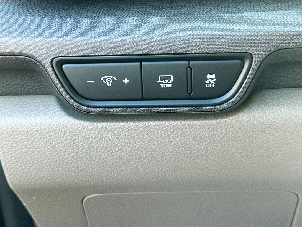new 2026 Kia Carnival Hybrid car, priced at $42,689