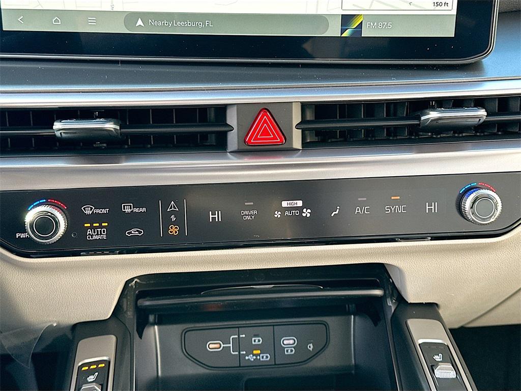 new 2026 Kia Sorento Hybrid car, priced at $38,210