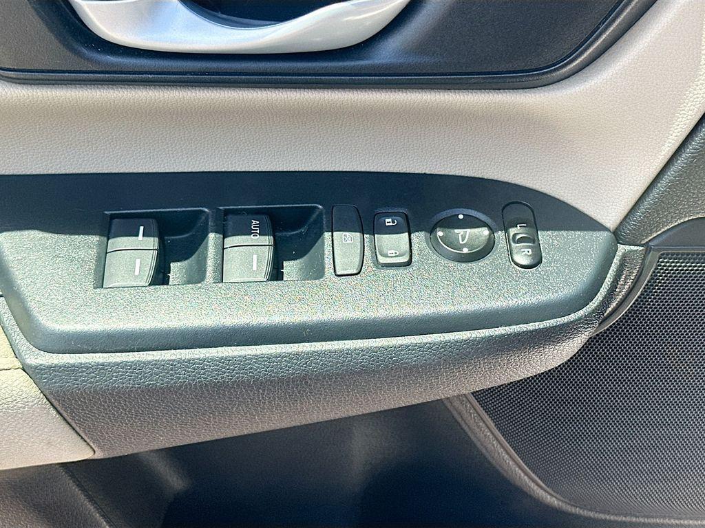 used 2017 Honda CR-V car, priced at $21,076