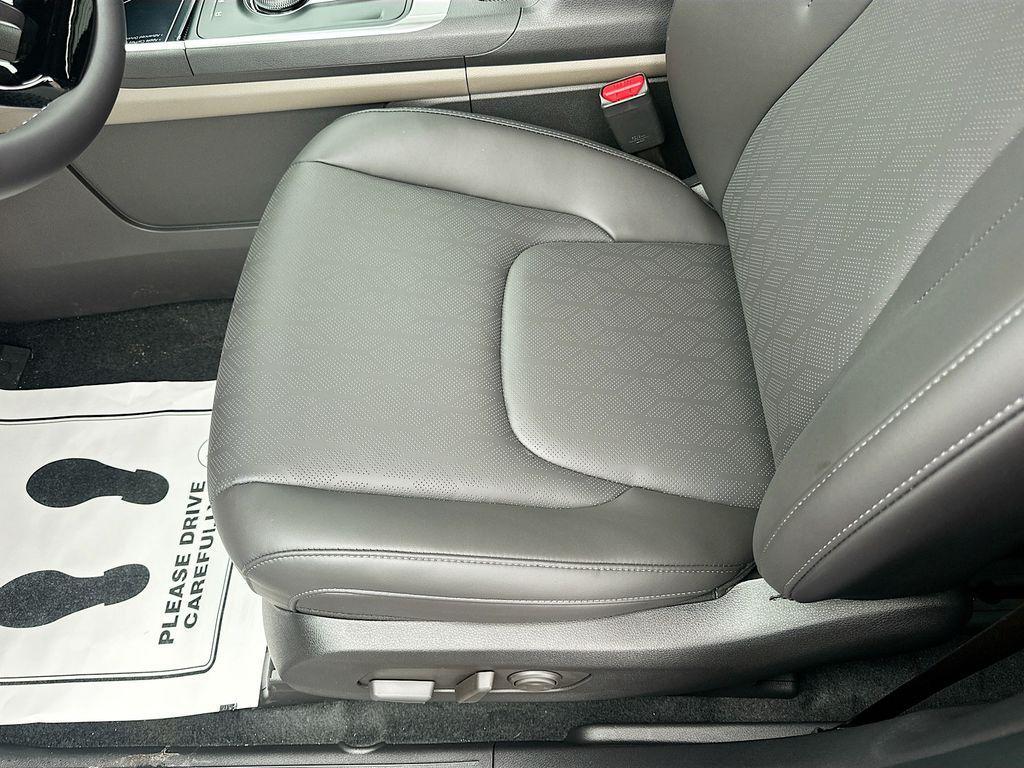 new 2026 Kia Carnival Hybrid car, priced at $40,312