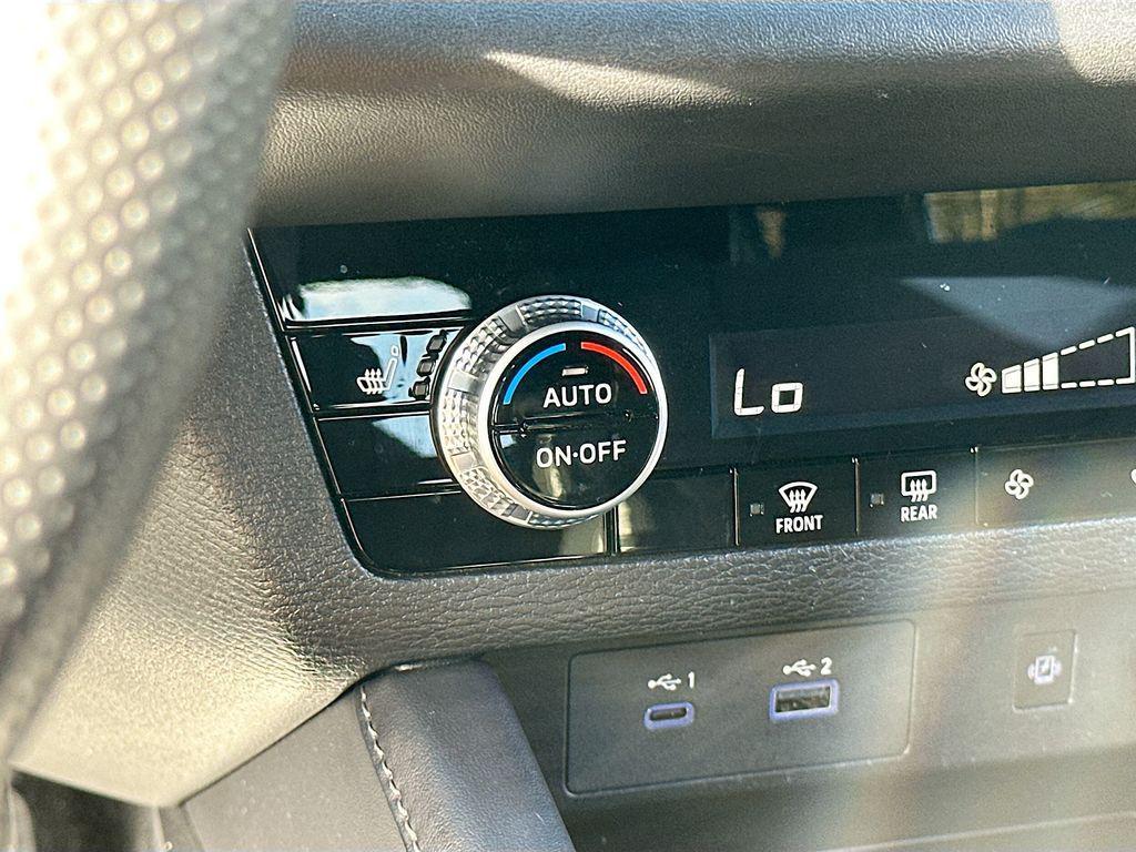 used 2024 Mitsubishi Outlander car, priced at $22,251