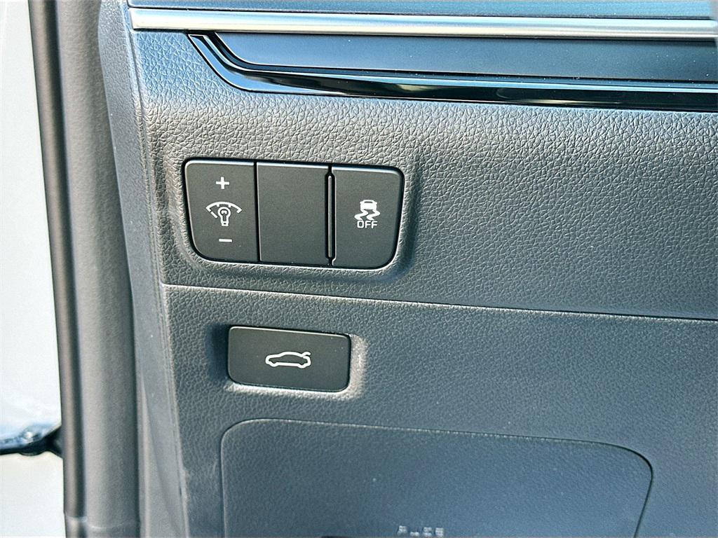 new 2026 Kia K5 car, priced at $27,604