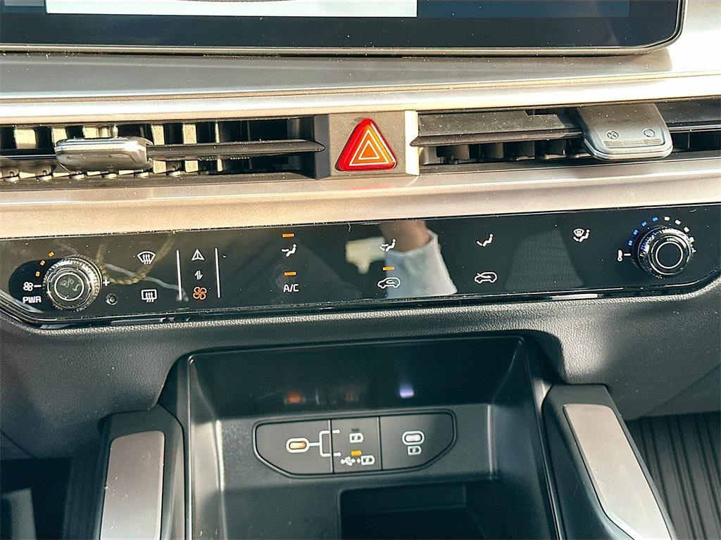 new 2026 Kia Sorento car, priced at $30,090