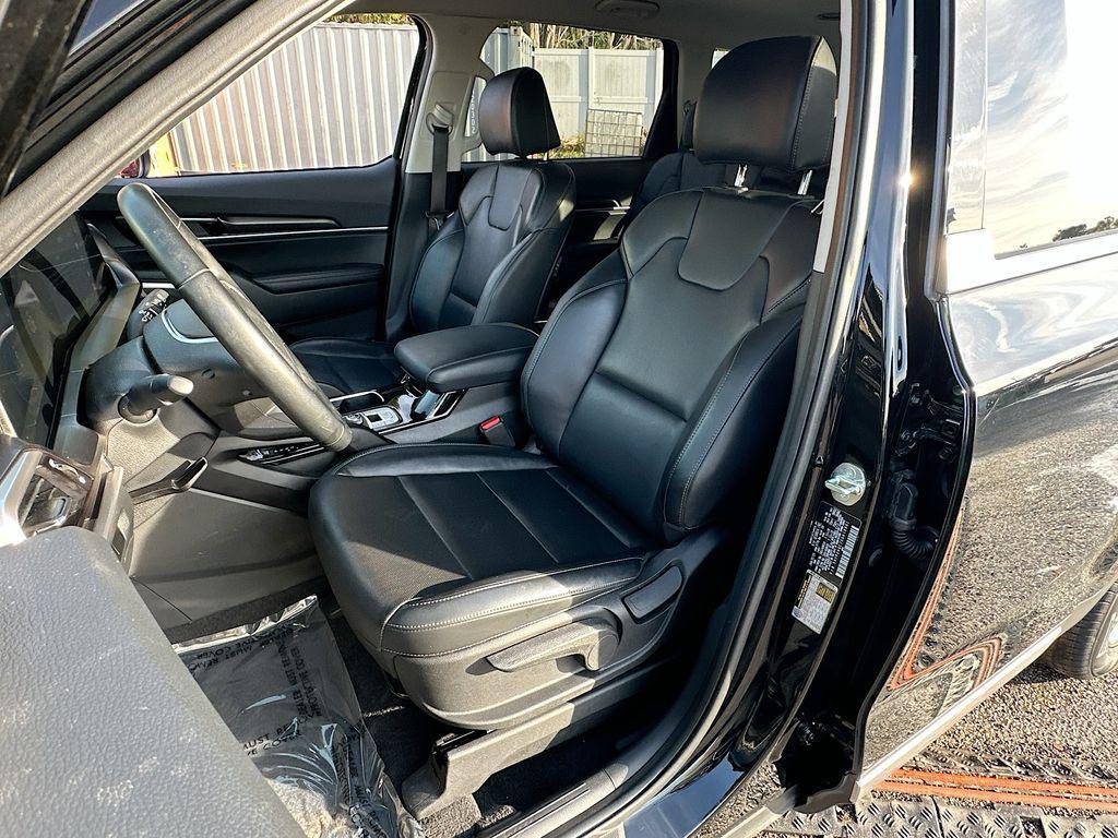 used 2025 Kia Telluride car, priced at $33,551