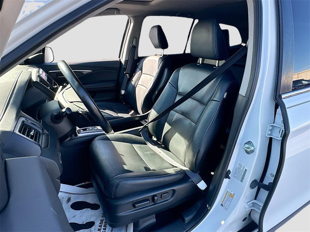 used 2022 Honda Pilot car, priced at $24,991