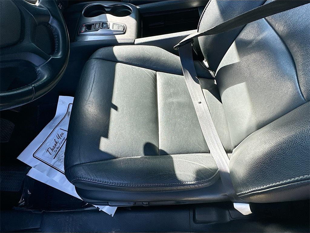 used 2022 Honda Pilot car, priced at $24,991