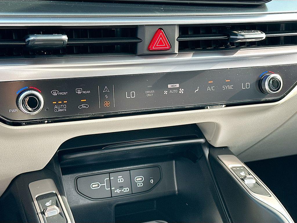 new 2026 Kia Sorento Hybrid car, priced at $36,793