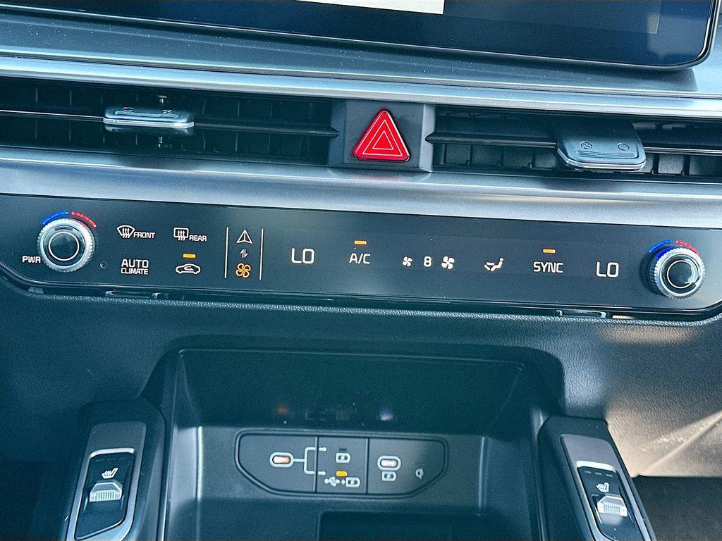 new 2026 Kia Sorento car, priced at $33,222