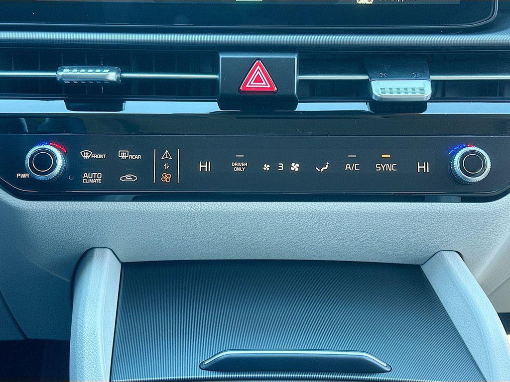 new 2026 Kia Sportage Hybrid car, priced at $33,090