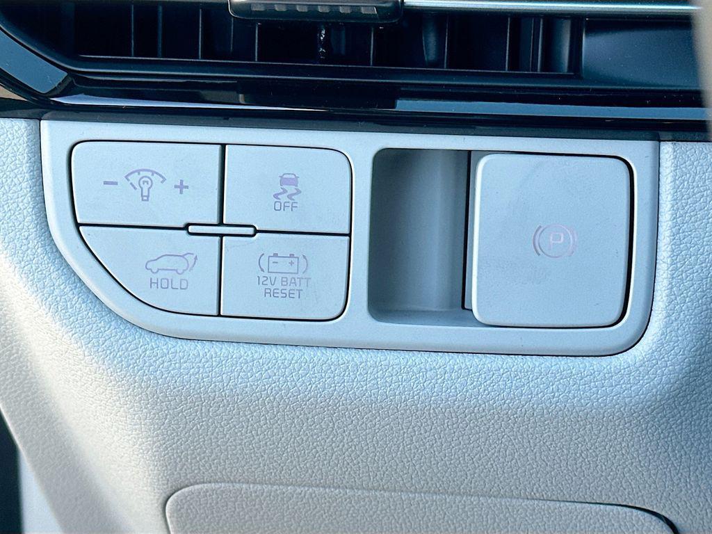 new 2026 Kia Sportage Hybrid car, priced at $33,090