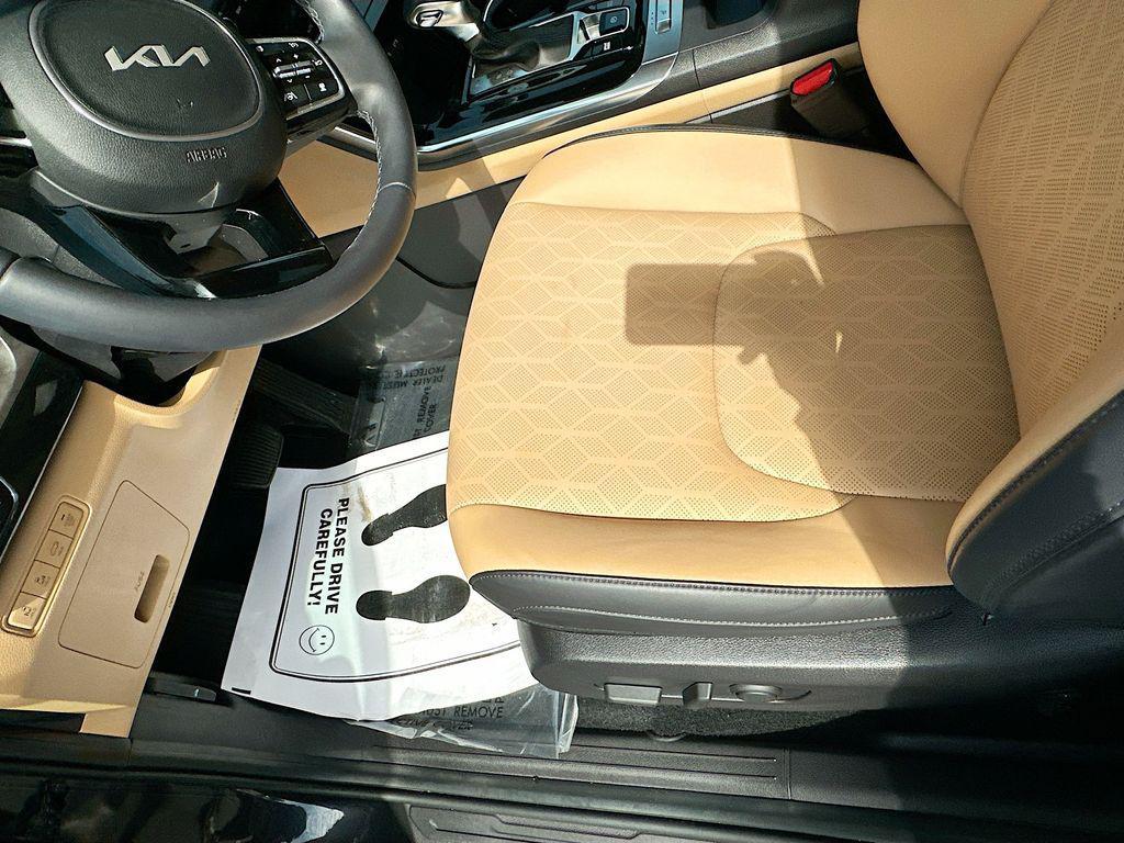 used 2024 Kia Carnival car, priced at $35,076