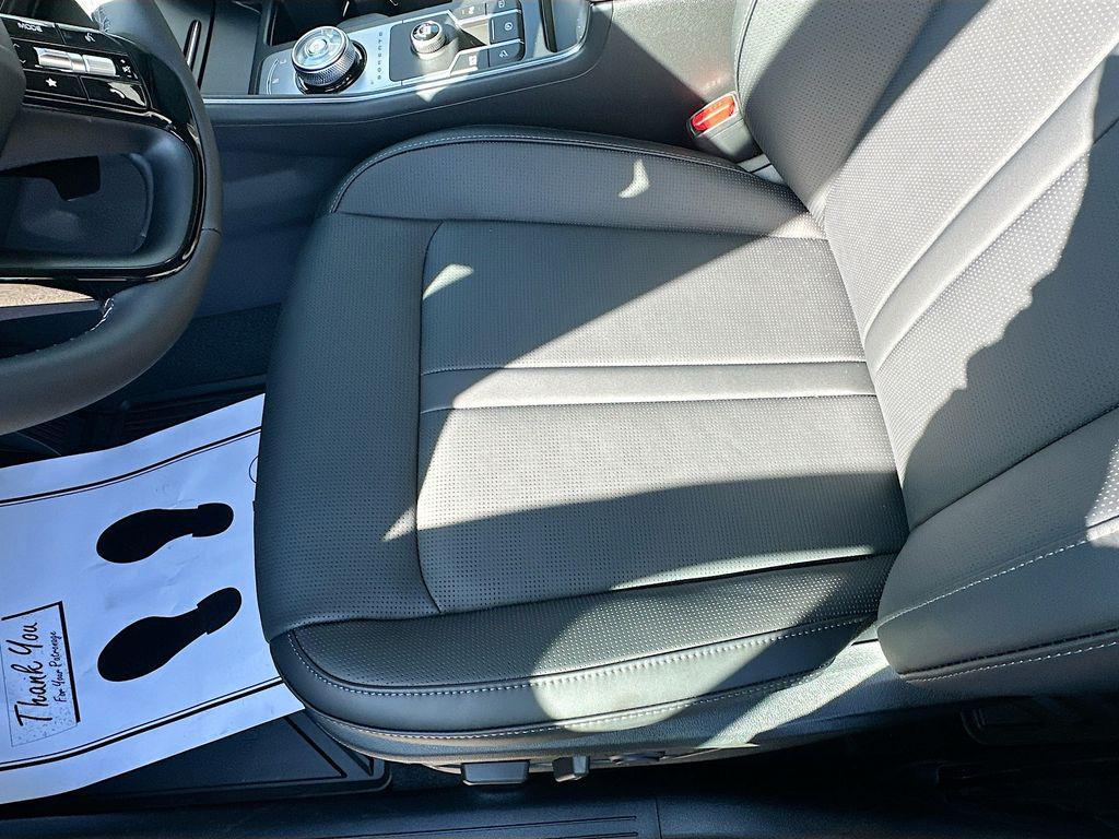 new 2026 Kia Sorento Hybrid car, priced at $34,953